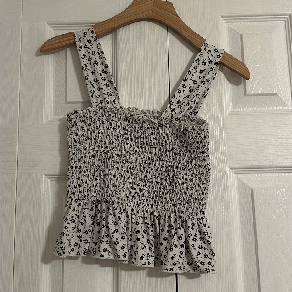 Urban Outfitters Black and White Floral Smocked Crop Top - Picture 4 of 5